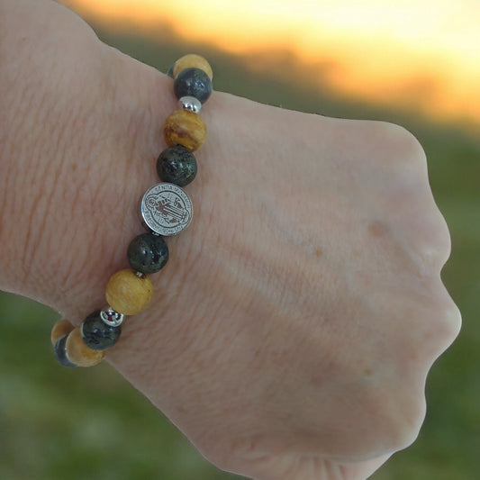Pulsera Palo Santo, Pirita  y dije de San Benito 